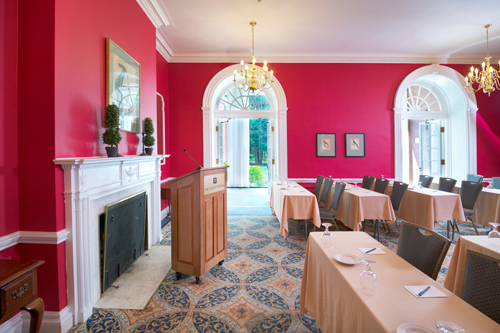 A meeting space at Gideon Putnam set up for a classroom style meeting